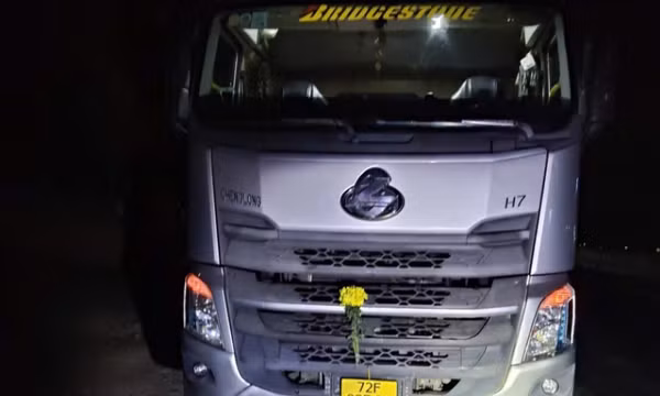 Điều tra vụ xe đầu kéo va chạm khiến người đi bộ tử vong trên Quốc lộ 1