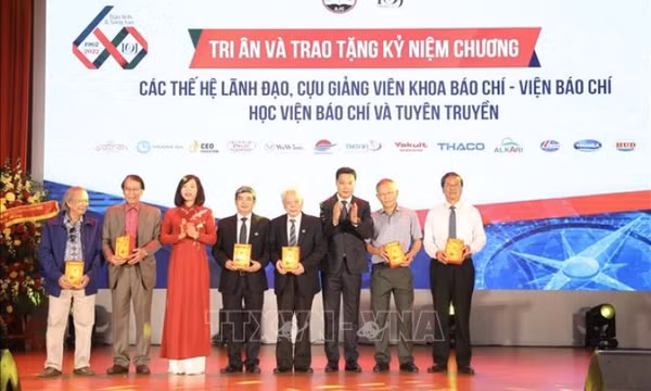 Viện Báo chí thuộc Học viện Báo chí và Tuyên truyền kỷ niệm 60 năm truyền thống