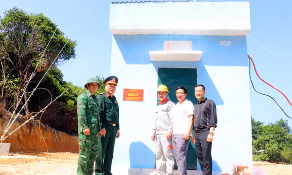 Vận hành trạm phát sóng Viettel Mã Cháu và tuyến đảo