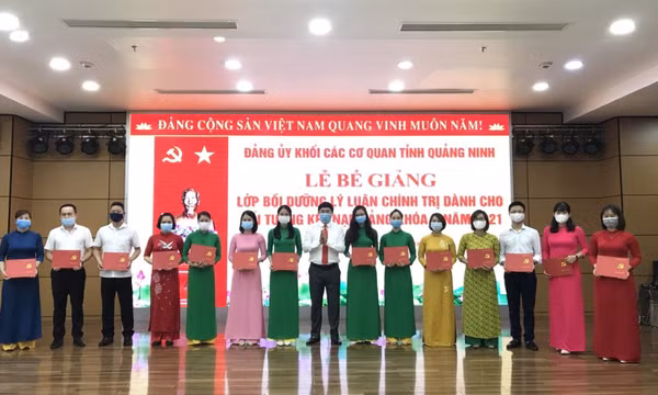Đảng bộ Khối các cơ quan và doanh nghiệp tỉnh: Tăng cường xây dựng, chỉnh đốn Đảng
