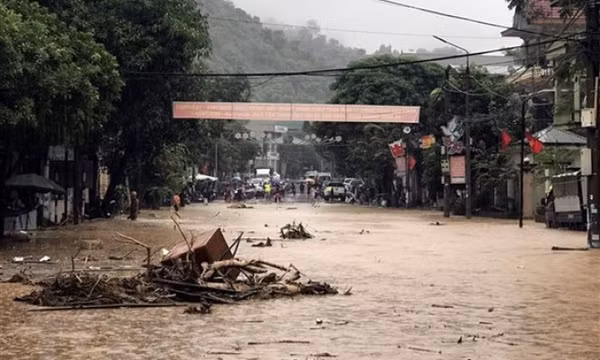 Nghệ An: 2 cháu nhỏ tử vong và mất tích sau lũ quét kinh hoàng