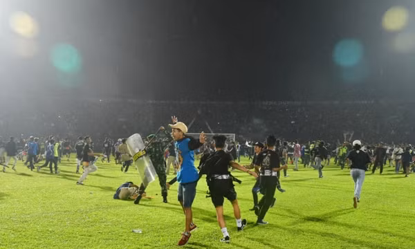 Indonesia cải chính số người chết trong bạo loạn tại sân vận động