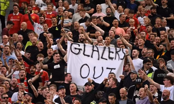 Nhà Glazer ra giá điên rồ cho Man Utd