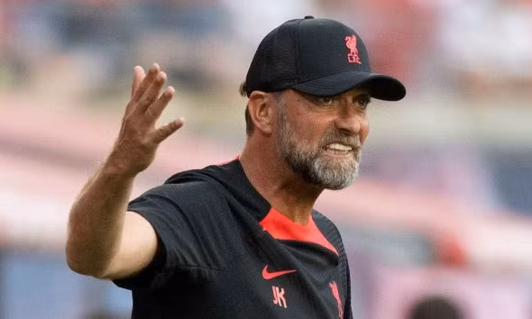 Klopp bị kêu gọi cấm chỉ đạo 10 trận
