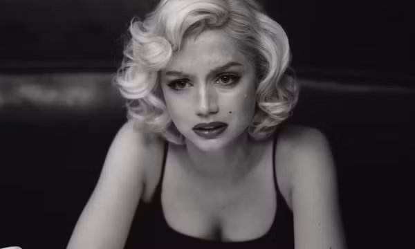 Bộ phim hạ nhục Marilyn Monroe