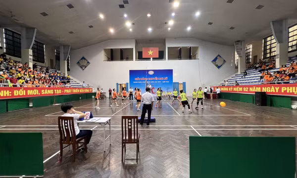 Ngân hàng SHB chi nhánh Quảng Ninh giành Cúp vô địch giải Bóng chuyền hơi nữ Ngân hàng Quảng Ninh lần thứ 2 năm 2022