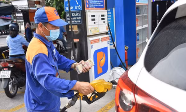 Xử lý nghiêm các hành vi đầu cơ găm hàng, buôn lậu xăng dầu