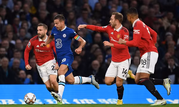 Án chồng án, Man Utd lại bị FA trừng phạt