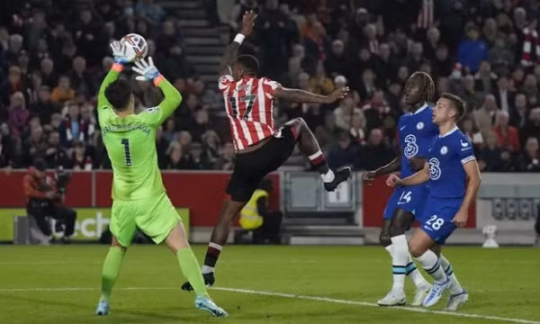 Chelsea đứt chuỗi năm trận thắng
