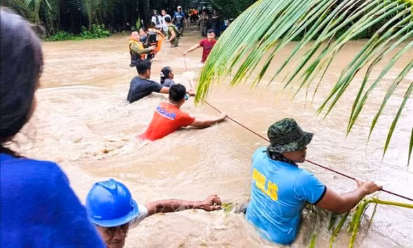 Bão Nalgae quét qua Philippines: 1,2 triệu người bị ảnh hưởng, hơn 160 người thiệt mạng và mất tích