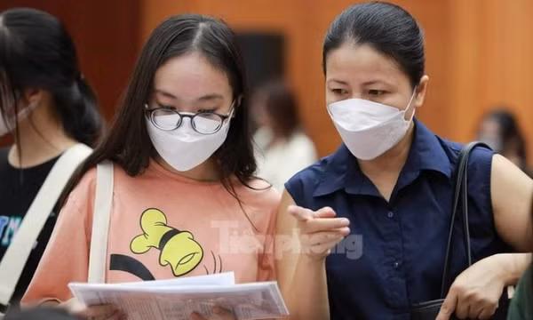 Yêu cầu Bộ GD&ĐT hoàn thiện nghị quyết về học phí năm học 2022-2023