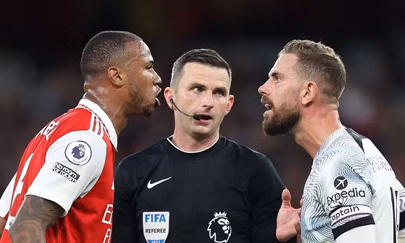 FA ra phán quyết trận Arsenal - Liverpool