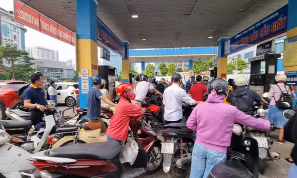 Bộ Công Thương hỏa tốc đề xuất giải pháp ‘cấp cứu’ doanh nghiệp xăng dầu đang ‘hấp hối’
