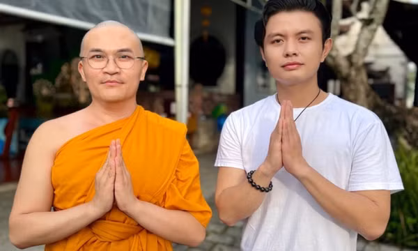 MC Đại Nghĩa bất ngờ xuống tóc xuất gia gieo duyên