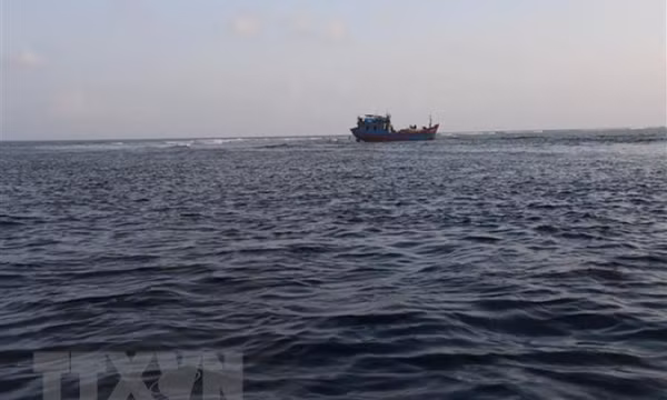 Gió Đông Bắc gây biển động và sóng cao từ 4-6m, miền Bắc trời lạnh