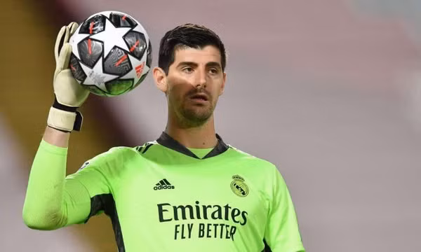 Courtois nghỉ vô thời hạn