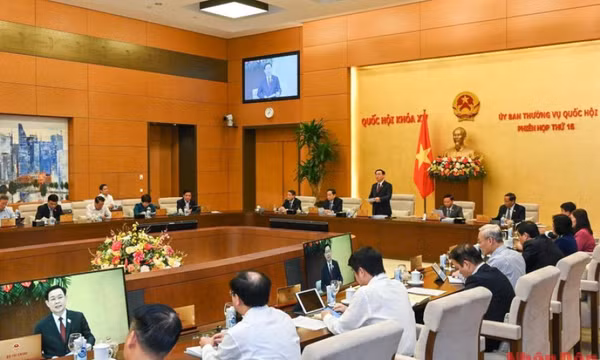 Khai mạc Phiên họp thứ 16 của Ủy ban Thường vụ Quốc hội