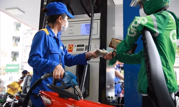 Nhiều doanh nghiệp xăng dầu xin đóng cửa do phí kinh doanh tăng mạnh