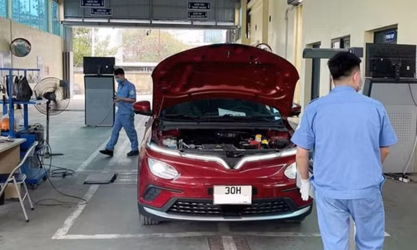 Triệu hồi 730 xe VinFast VF e34 để thay thế cảm biến va chạm