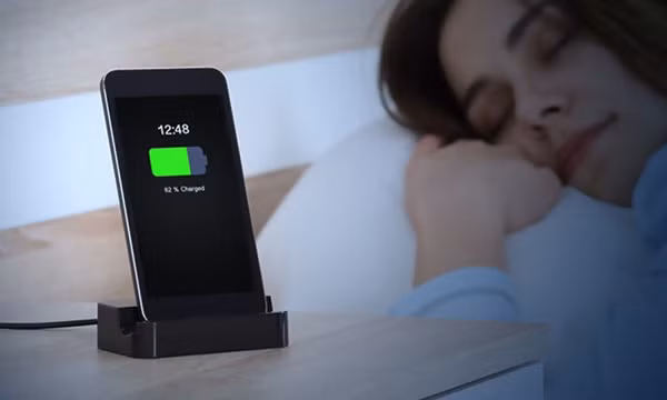 Đừng sạc iPhone qua đêm