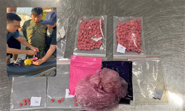 Gã nghiện tàng trữ cả heroin lẫn hồng phiến