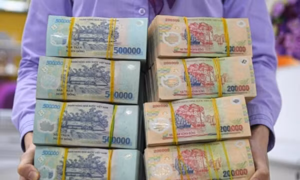 Ba 'ông lớn' ngân hàng nhập cuộc đua tăng lãi suất