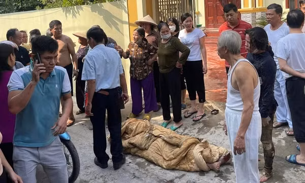 Con gái đốt nhà mẹ, 4 người bị bỏng