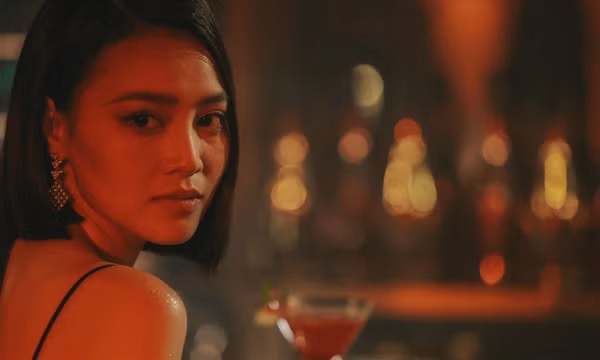 Cô gái từ quá khứ của Lan Ngọc, Kaity Nguyễn không bị cắt, dán nhãn 18+
