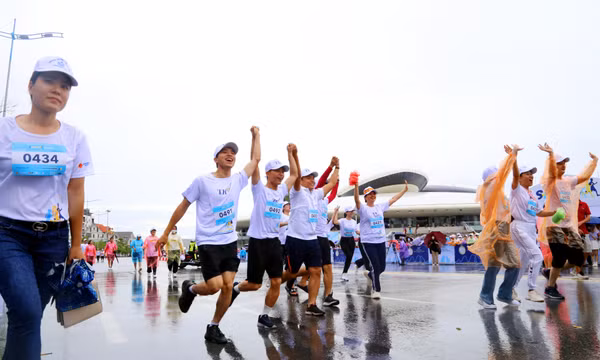 Ấn tượng đẹp giải chạy S-Race 2022 tại Quảng Ninh