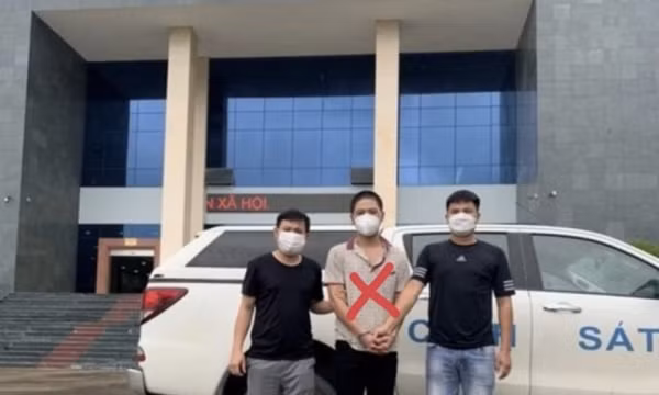 Bị truy nã vì rủ "bạn gái nhí" vào nhà nghỉ