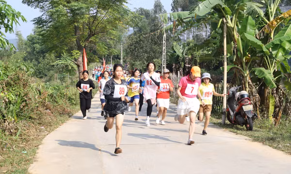 Sôi nổi giải chạy phong trào “Cung đường mùa vàng”