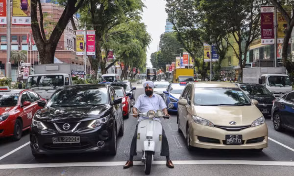 Đi xe máy ở Singapore mất phí tới 9.000 USD