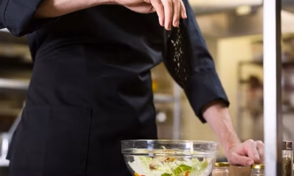 Lưu ý dùng muối ở người bị tăng huyết áp