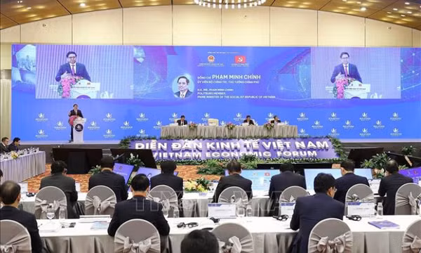 Thủ tướng: Đồng lòng, chung sức vào cuộc để ổn định kinh tế vĩ mô, đảm bảo các cân đối lớn