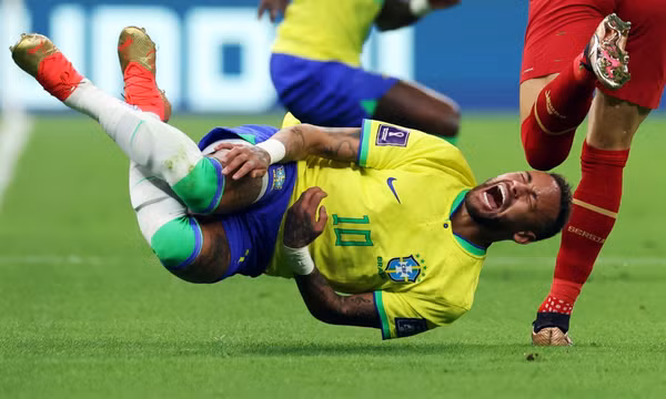 Neymar nguy cơ mất World Cup chỉ sau một trận