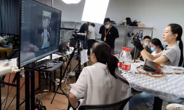 Vì sao hàng giả dễ tung hoành trên TikTok Shop?