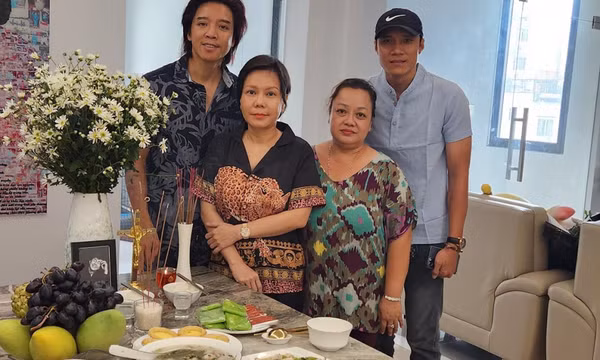 Nhịp Showbiz: Việt Hương cúng giỗ Chí Tài, Phương Anh trổ tài thổi sáo