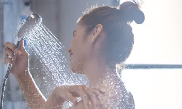 6 việc nên làm khi tắm nước nóng trong mùa lạnh