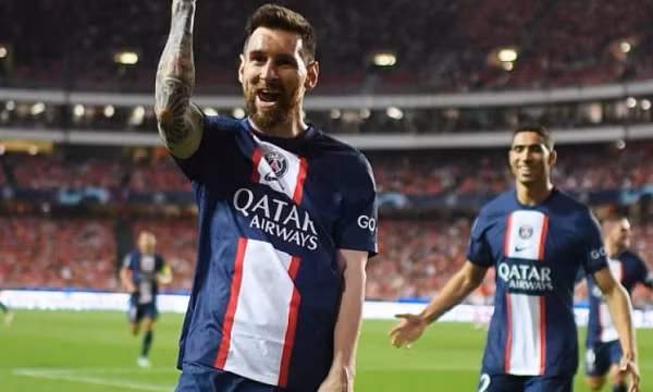 Sếp Barca 'bỗng dưng' buồn khi Messi gia hạn với PSG đến 2024
