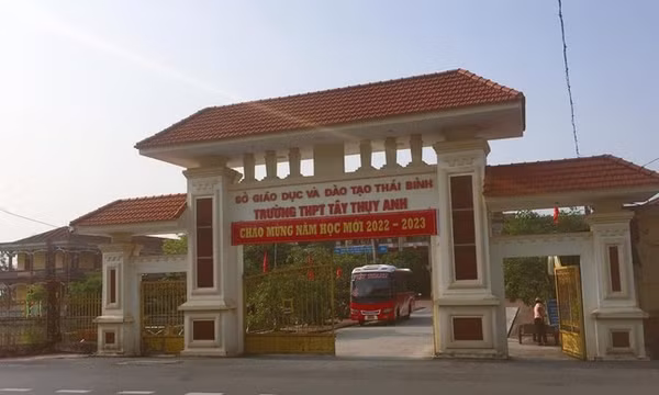 Thái Bình: Học sinh lớp 10 mang dao tới trường đâm bạn phải đi cấp cứu 