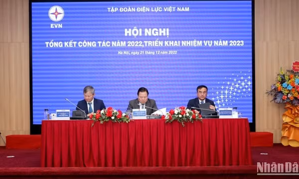 Mất cân bằng tài chính, EVN kiến nghị được điều chỉnh giá điện