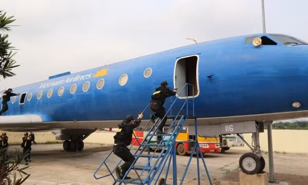 Chính sách từ tháng 1/2023: Cảnh sát cơ động được mang vũ khí lên máy bay