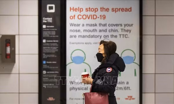 Số bệnh nhân mắc COVID-19 nhập viện tăng mạnh tại Canada
