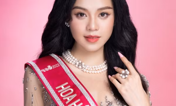 Hoa hậu Huỳnh Thị Thanh Thủy có gương mặt cân đối hiếm có