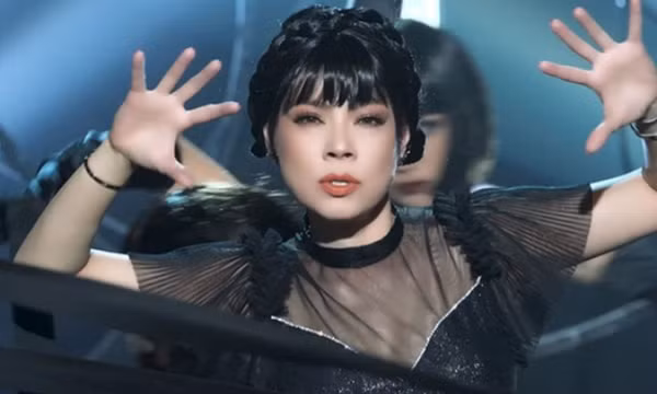 Ca sĩ Thanh Thảo bị chê phá hỏng 'Bên trên tầng lầu' khi cover
