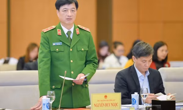 Thứ trưởng Bộ Công an nói về việc chuẩn bị không sử dụng sổ hộ khẩu, sổ tạm trú từ ngày 1/1/2023