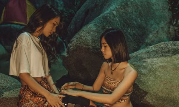 Cuộc so tài 'cân sức' của Sam và Hoa hậu Tiểu Vy trên phim