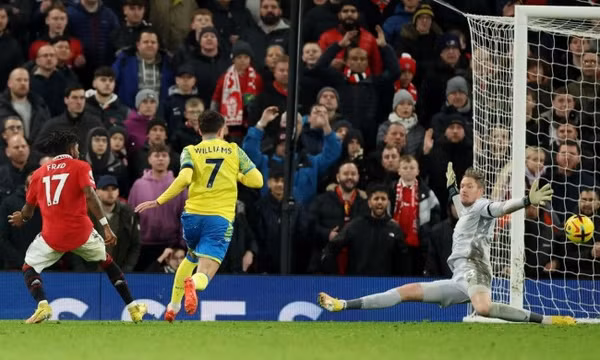 Hàng công giúp Man Utd thắng đậm