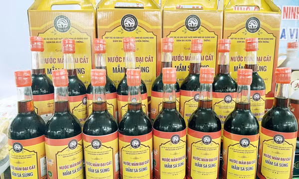 Nước mắm sá sùng Đại Cát