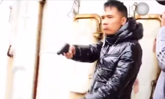 Người nổ súng khi thấy dân ngăn cản tàu khai thác cát là ai?